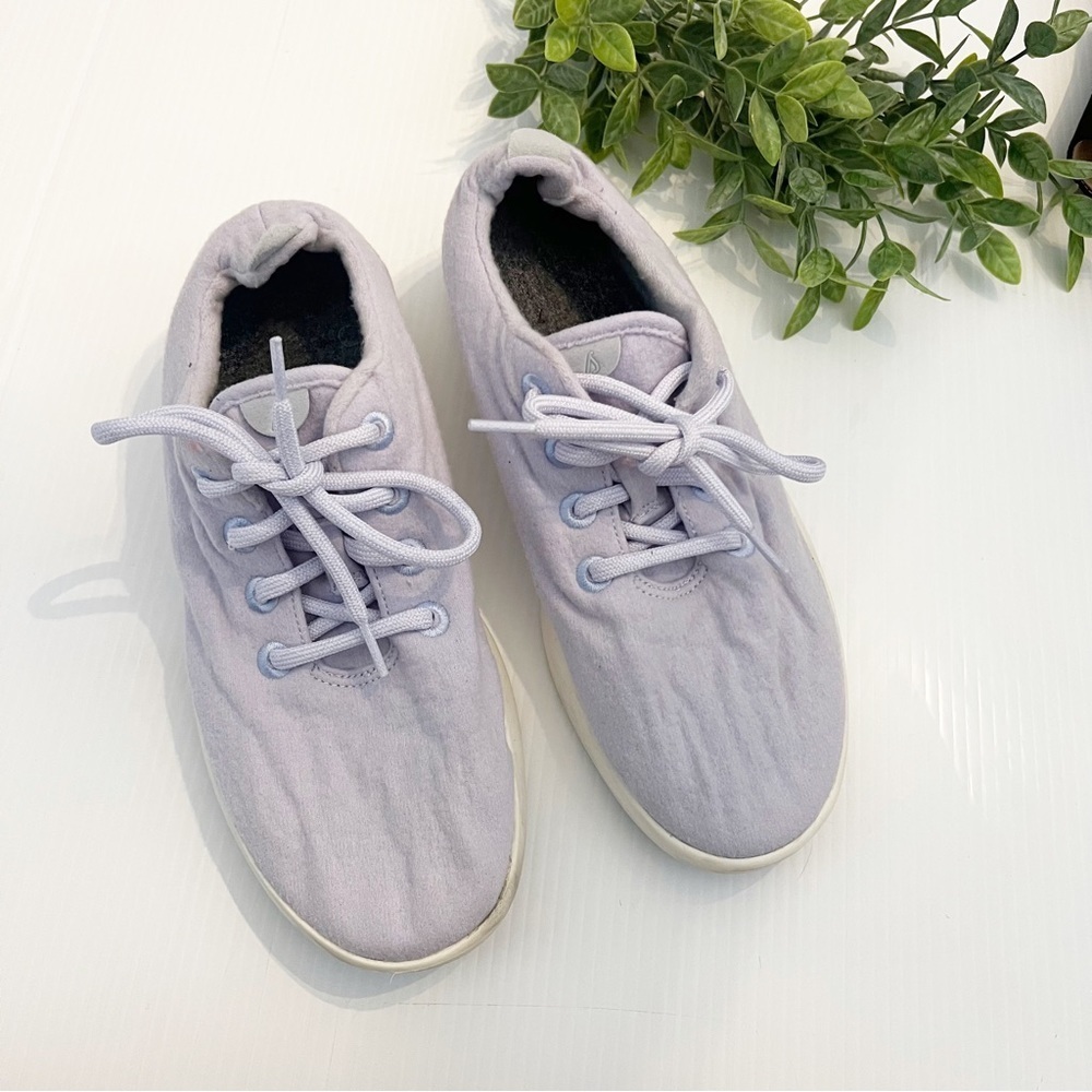 Allbirds- Women’s Wool Runners in Lilac Size 10
